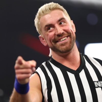 SingTheHeartOut's profile picture. A singer who skyrocketed his way to the top through wrestling. Whether it’s a song or a match, a viral moment is guaranteed in his presence. | Parody, 21+. mc.