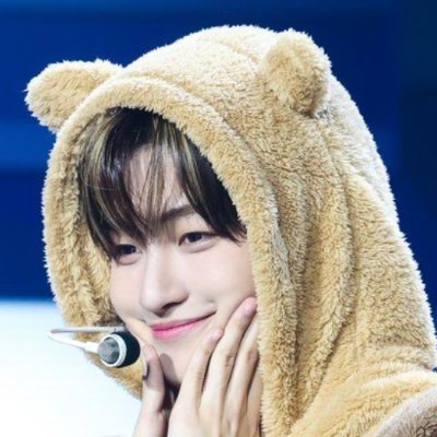 bubblelikemais's profile picture. someone, that’s it.