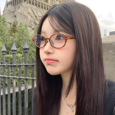 crxqsnt's profile picture. Boosines : hello folks.. this is tagging service.