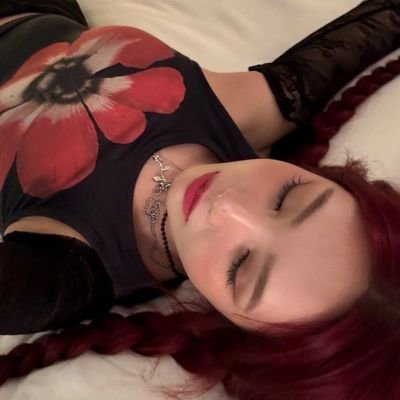 @elliet__