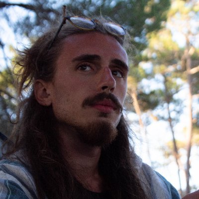 JanekaSoneca's profile picture. Estranho, não é? Também achei