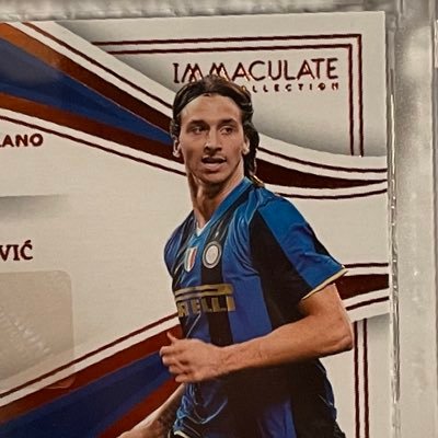 oc2_vm's profile picture. 海外サッカー、NBA、MLB、NFL、2024年より急にトレカ集め始めました。観戦歴は90年代〜最近まで🙂‍↕️スターウォーズなんかも好き。MJ、CR7、LM10、LY10のオートを手に入れたい🙂‍↕️