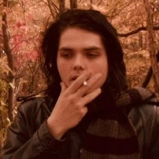 remusfrfr's profile picture. literally basement gerard