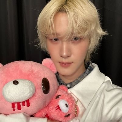 _evilabubu's profile picture. p1ece 🧩 18 ⁽⁠⁽⁠ଘ⁠(⁠ ⁠ˊ⁠ᵕ⁠ˋ⁠ ⁠)⁠ଓ⁠⁾⁠⁾