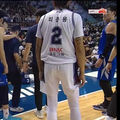 skyisssky's profile picture. 웅💙초이 그리고 후니🩵