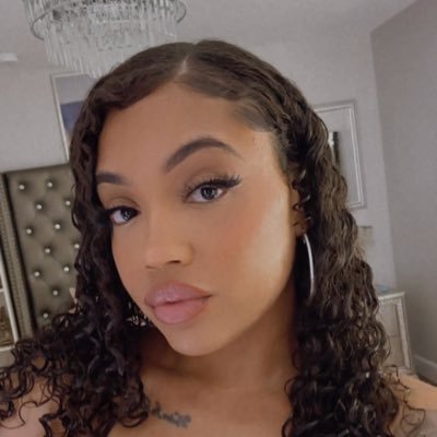 iamtinaaurora's profile picture. Gorgeous Tina 🦋