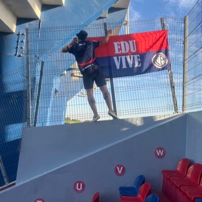 truco_98's profile picture. Poniendo el pecho sin preguntar 🤟 // Sin Cerro yo no sé vivir ❤️💙 // ¿Hay birra después de la muerte? // Soy romántico, no boludo