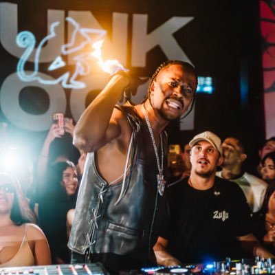 DjZulluOf's profile picture. Contato para shows: (21) 99770 - 3464 - Garcia garcia@205producoes.com   Assista Podcast Light do Mundo do Zullu ⬇️
