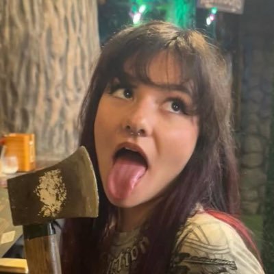 MeeeePoooodb4r's profile picture. 