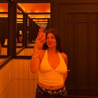 chxllxx's profile picture. 🇨🇱🇪🇸🇫🇷