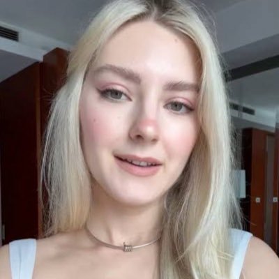 AnnaHendri5050's profile picture. 💕 Single & waiting for my forever love ✨