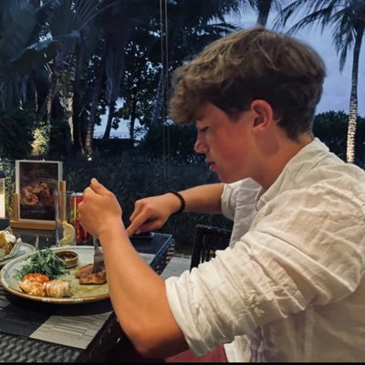 ThisisRKegele's profile picture. full-stack scaling for coaches and digital product owners | DM for details | worked with 10+ clients | founder of Custom Conversions