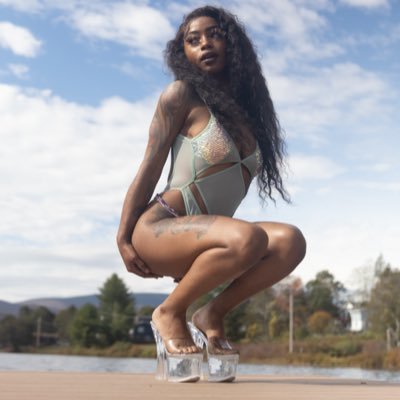 cruellacrocker's profile picture. 30 ✨ | Boy Mom 💙🧸 | Model | Bartender | Chef | Foodise | Dancer Entertainer