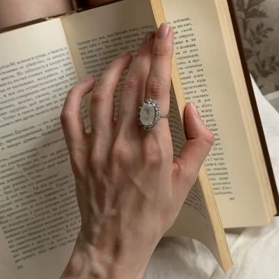 2nsv_'s profile picture. ملّاح مُبحر في مجاهيل ذاتِه@Jvjl_.