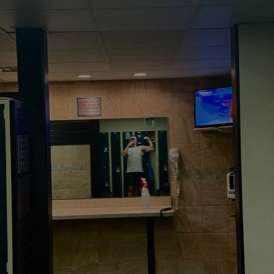 SamPreviewz's profile picture. 26. #TheMOVE