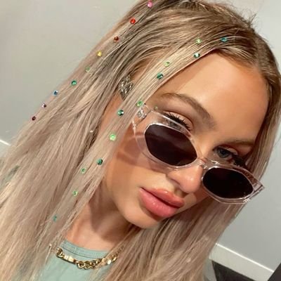 juliesexy98's profile picture. 