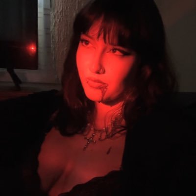 isa0nbeat's profile picture. 24 | faço vídeos sobre minha coleção