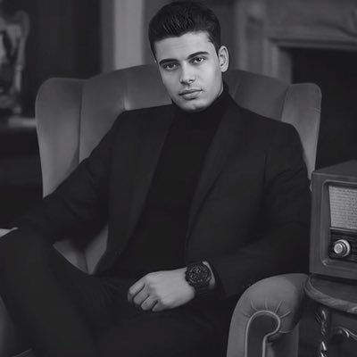 وإن غِبتُ وغابت عنّكم الأخبَار؛ فالدُّعاء وصيٌّة بيننا