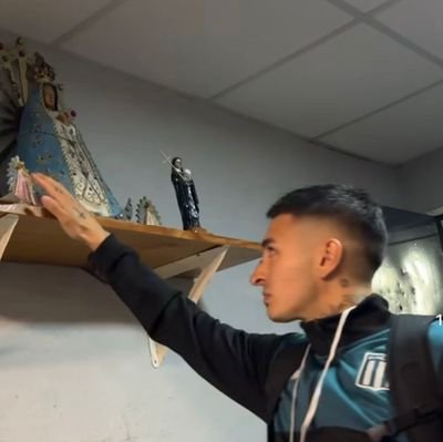 nicoakdd's profile picture. un loco que depende de 11 millonarios atrás de una pelota