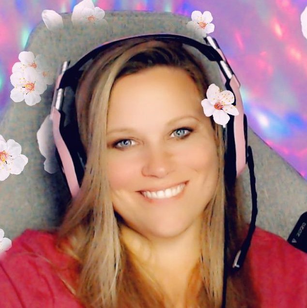 PinkGemini98's profile picture. 