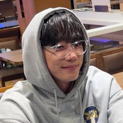 baldplanes's profile picture. tweeting everything i want ˖𓍢ִ໋🌷͙֒✧💌˚.⋆🌿