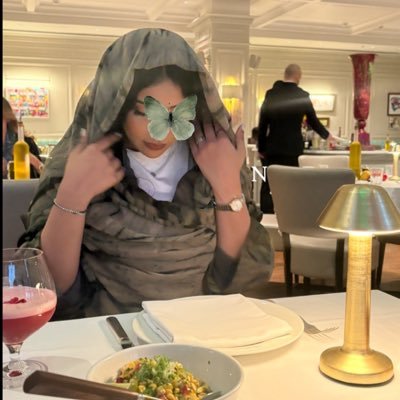 Nafllly's profile picture. 