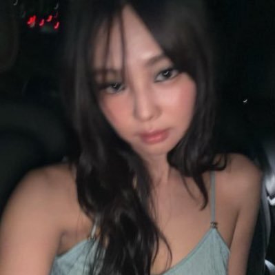 jennwithIE's profile picture. 