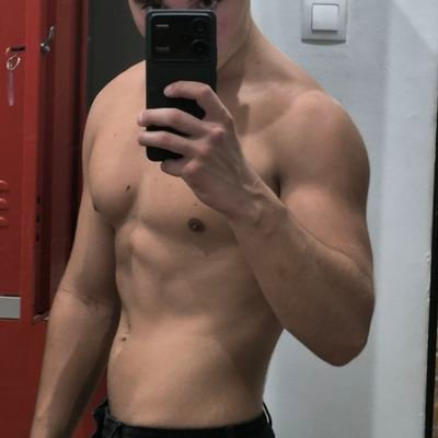 SamSuchysulek's profile picture. Nutrition and Strength Coach 
Boxing Coach (online and in-person)
-former amateuer boxer (30 fights)
Social Media Manager