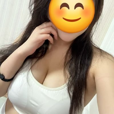 limuwan357's profile picture. 00后夫妻，165D胸黑丝翘臀，会喷水，已开放3p，寻找合适的单男，不要求180帅哥，只要求真心交朋友