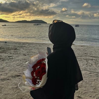 shzlnsfea's profile picture. forever beach girl