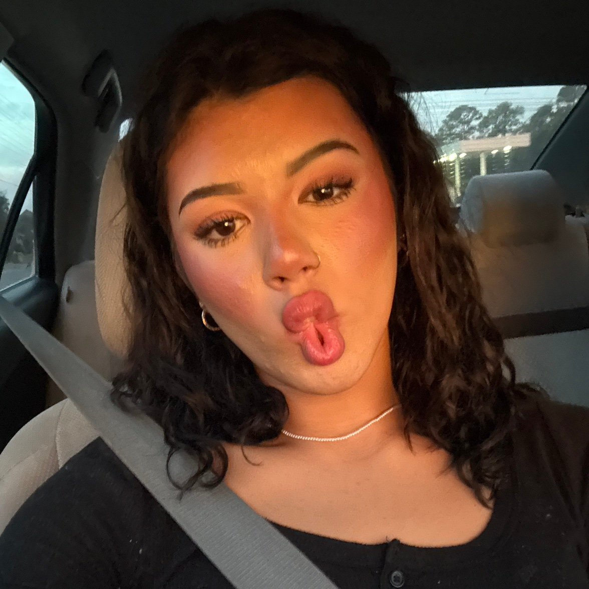 itsgabbybb's profile picture. links will be up soon! ;)