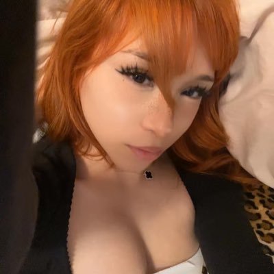 dstroylonely's profile picture. 