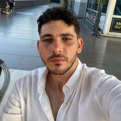 melih8281's profile picture. 