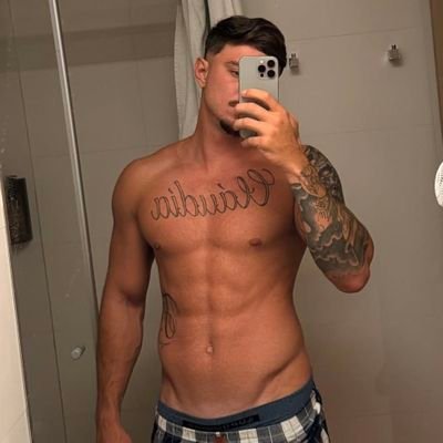 llubxt's profile picture. 