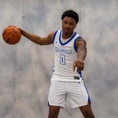AntonioShannon_'s profile picture. •6’5 195lbs •Combo Guard | freshman @kilgorehoops . 📞-(318-754-5698 | Twin Brother: @TwonShannon