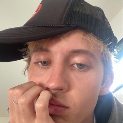 strwbrryblondee Profile Picture