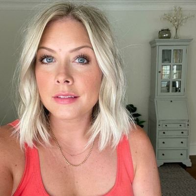 Hannahchlo11030's profile picture. 