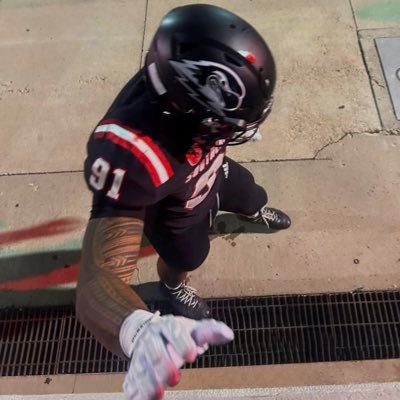 d0u91e_p's profile picture. 6’1” || 240lbs || DE || Allan Hancock College