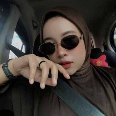Hida0715's profile picture. urip iku kudu urup