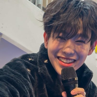 immyin1's profile picture. Yellow heart symbolizes happiness just like Jeongin🦊🍞 @Stray_Kids 8 years of love💙 | support @krmjtc 💛 #รีวิวimmyin #imimwithskz