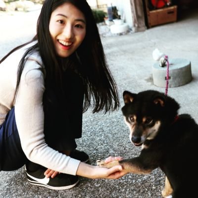 esHeisst_maidog's profile picture. the same as Marína here. I speak a few languages ☺️ I sing a lot though. my days. 
not yet blue here, but the other @temariner should be in a couple days: