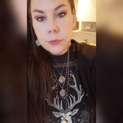 EloiseSoleil's profile picture. Here to learn. Not a professional acc. Misc. posts.