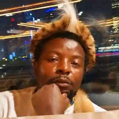 @_LuckyZwide