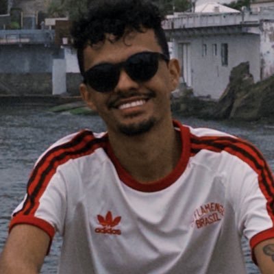 ressaca's profile picture. mais fraco e frágil pra falar de amor