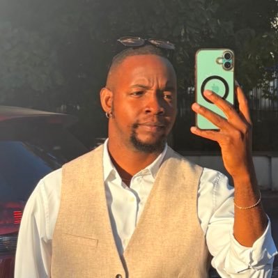 Husband 💍| SC Privacy/Cybersecurity | Multi award winning Vocalist| contactkennethcollins@gmail.com for all communications or bookings.