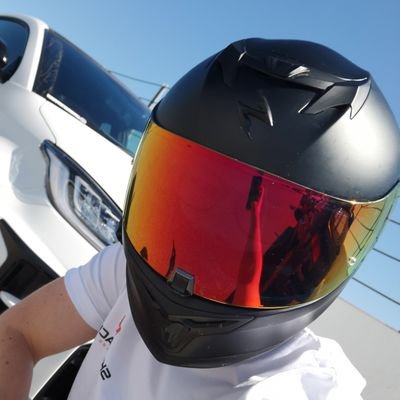 _DLVNA_'s profile picture. Ein Pseudonym für einen Lurch, der seinen Ursprung - die Gronkh Community nie vergessen hat. 
It's always about the Vibes.