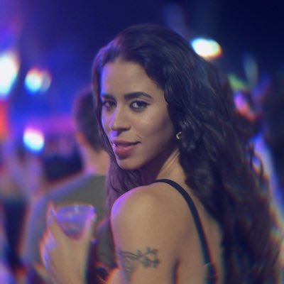Paulaxsantos_'s profile picture. mestranda, fessora e apenas uma girl latina americana