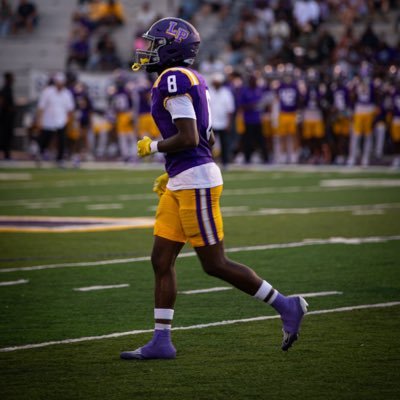 casey_burse5's profile picture. 6’2 185 | WR🏈| SG🏀| c/o ‘26 Lufkin, Tx , 3.8gpa/ 936-707-8656 | coolcasey2018@gmail.com