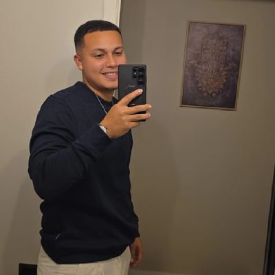 jozhfy's profile picture. sometimes i spin in circles and call it a trickshot

🇵🇷