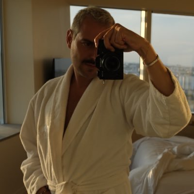 Robertoderosa's profile picture. 